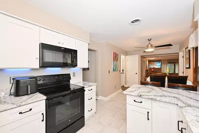 501  Cheyenne Dr, Waukesha, WI 53188 - Photo 10