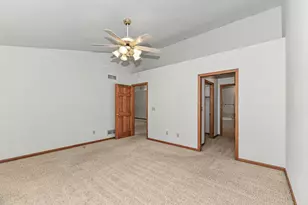 N22W26492 Shooting Star Rd, Pewaukee, WI 53072 - Photo 20