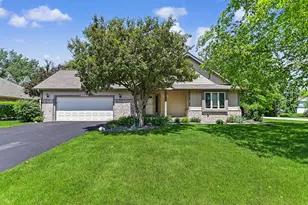 N22W26492 Shooting Star Rd, Pewaukee, WI 53072 - Photo 2