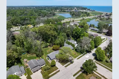 306  Fenway Ter, Manitowoc, WI 54220 - Photo 40