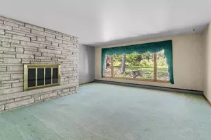 306 Fenway Terrace, Manitowoc, WI 54220 - Photo 4
