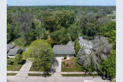 306  Fenway Ter, Manitowoc, WI 54220 - Photo 42