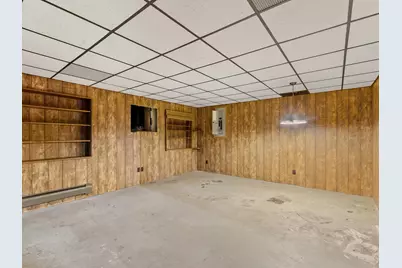 306  Fenway Ter, Manitowoc, WI 54220 - Photo 12