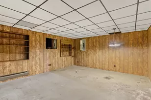 306 Fenway Terrace, Manitowoc, WI 54220 - Photo 12