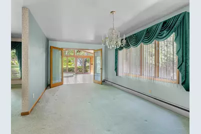 306  Fenway Ter, Manitowoc, WI 54220 - Photo 8