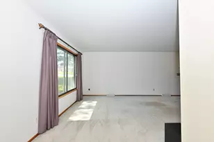 7365 S Delaine Dr, Oak Creek, WI 53154 - Photo 12