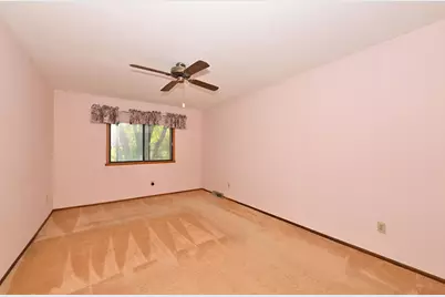 7365 S Delaine Dr, Oak Creek, WI 53154 - Photo 16