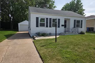 1117 Adams Ave, Oshkosh, WI 54902 - Photo 2