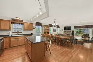 4581 S Quincy Ave, Milwaukee, WI 53207 - Photo 8