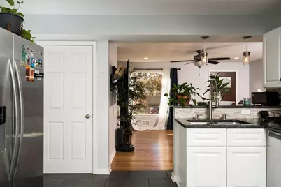 6434 N Willow Glen Ln, Glendale, WI 53209 - Photo 6
