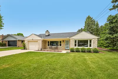 6421 N Lake Dr, Fox Point, WI 53217 - Photo 48