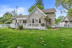 903 N Chicago Ave, South Milwaukee, WI 53172 - Photo 2