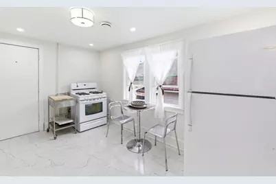 2330 N Hubbard St, Milwaukee, WI 53212 - Photo 18