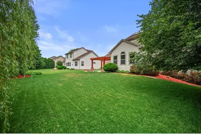 2005  Patrick Ln, Waukesha, WI 53188 - Photo 38