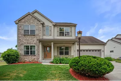 2005  Patrick Ln, Waukesha, WI 53188 - Photo 2