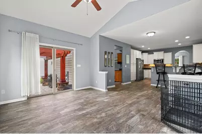 2005  Patrick Ln, Waukesha, WI 53188 - Photo 8