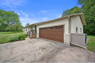 W284N6506  Hawthorne Rd, Hartland, WI 53029 - Photo 30