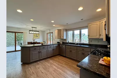 375  Regatta Dr, Port Washington, WI 53074 - Photo 2