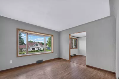 325  South St, Caledonia, MN 55921 - Photo 6
