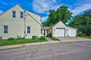 325 W South St, Caledonia, MN 55921 - Photo 2
