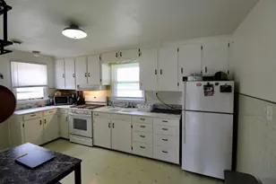 1341 Pershing Ave, Sheboygan, WI 53083 - Photo 10