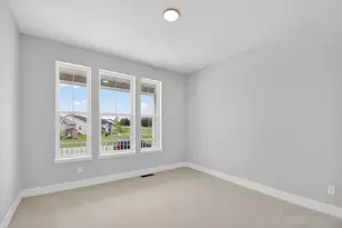528 Kiddle Ln, Racine, WI 53182 - Photo 8