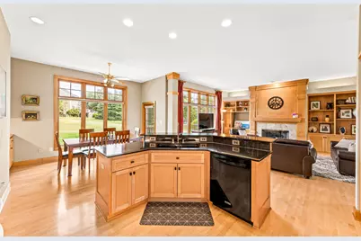 19710  Avondale Dr, Brookfield, WI 53045 - Photo 14