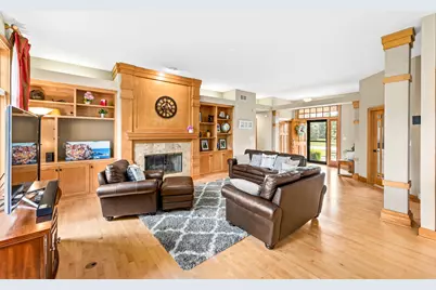 19710  Avondale Dr, Brookfield, WI 53045 - Photo 10