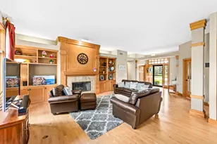 19710 Avondale Dr, Brookfield, WI 53045 - Photo 10