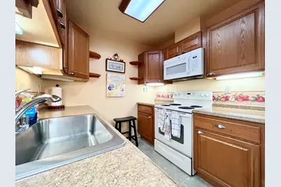 5165 S Root River Pkwy #3, Greenfield, WI 53228 - Photo 6