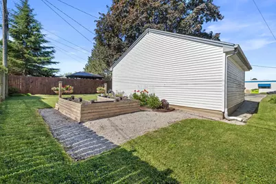 2109  Monroe Ave, Racine, WI 53405 - Photo 26