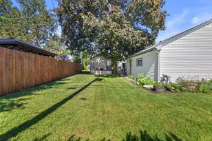 2109 Monroe Ave, Racine, WI 53405 - Photo 24
