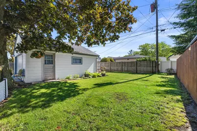 2109  Monroe Ave, Racine, WI 53405 - Photo 22