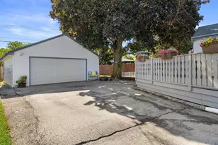 2109 Monroe Ave, Racine, WI 53405 - Photo 28