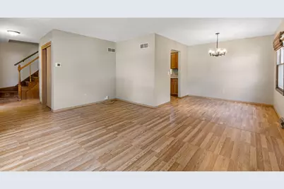 103  Debbie Ct, Waukesha, WI 53189 - Photo 8
