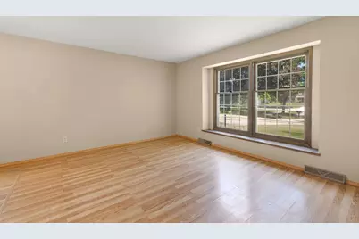 103  Debbie Ct, Waukesha, WI 53189 - Photo 10