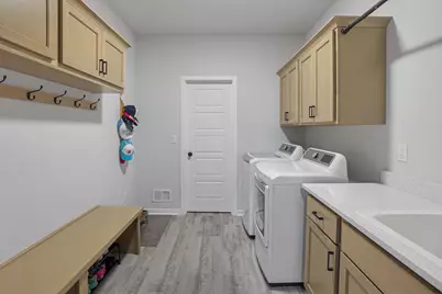 35233  Walleye Ct, Summit, WI 53066 - Photo 22
