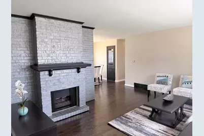 7713 W Verona Ct, Milwaukee, WI 53219 - Photo 10