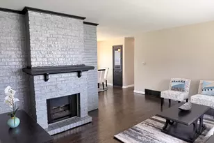 7713 W Verona Ct, Milwaukee, WI 53219 - Photo 10