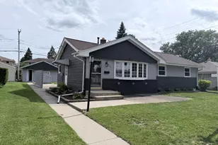 7713 W Verona Ct, Milwaukee, WI 53219 - Photo 2