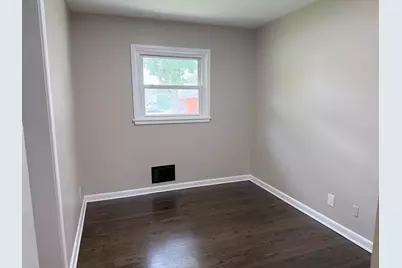 7713 W Verona Ct, Milwaukee, WI 53219 - Photo 22