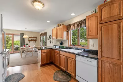 W203N16151  Pin Oak Cir, Jackson, WI 53037 - Photo 6