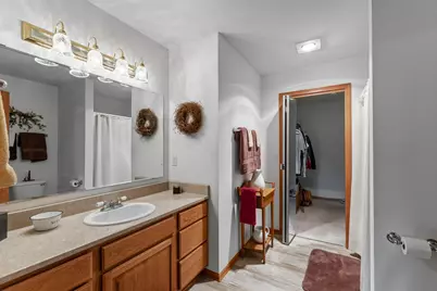 W203N16151  Pin Oak Cir, Jackson, WI 53037 - Photo 12