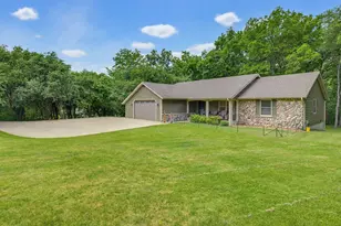 W276S4440 Elk Valley Ct, Waukesha, WI 53189 - Photo 2