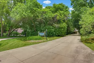 W276S4440 Elk Valley Ct, Waukesha, WI 53189 - Photo 6