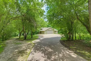 W276S4440 Elk Valley Ct, Waukesha, WI 53189 - Photo 32