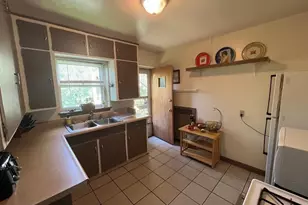 2027 N Cambridge Ave, Milwaukee, WI 53202 - Photo 6