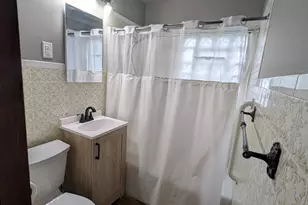 4059 S Alexander Ave, Saint Francis, WI 53235 - Photo 12