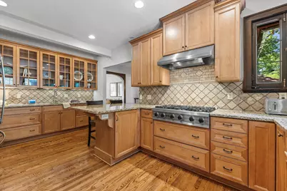 4637 N Murray Ave, Whitefish Bay, WI 53211 - Photo 12