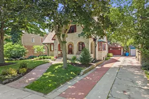 4637 N Murray Ave, Whitefish Bay, WI 53211 - Photo 2
